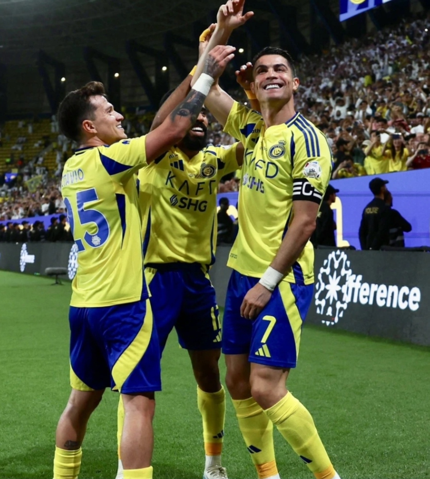 AC米兰完胜勒沃库森，C罗惊艳世界的简单介绍