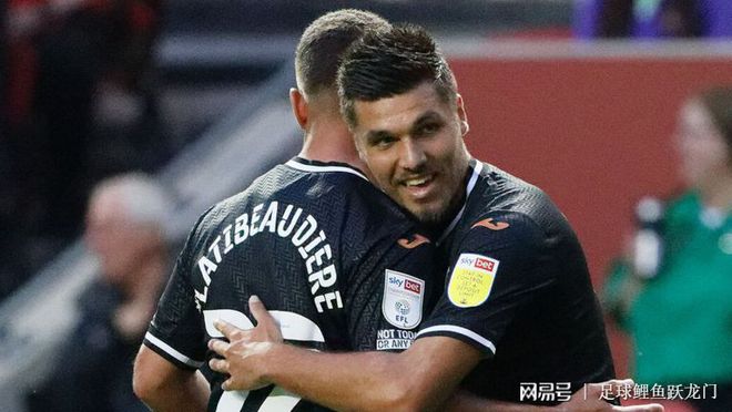 包含威廉姆斯翻盘阿斯顿马丁，拉塞尔点燃赛场的词条