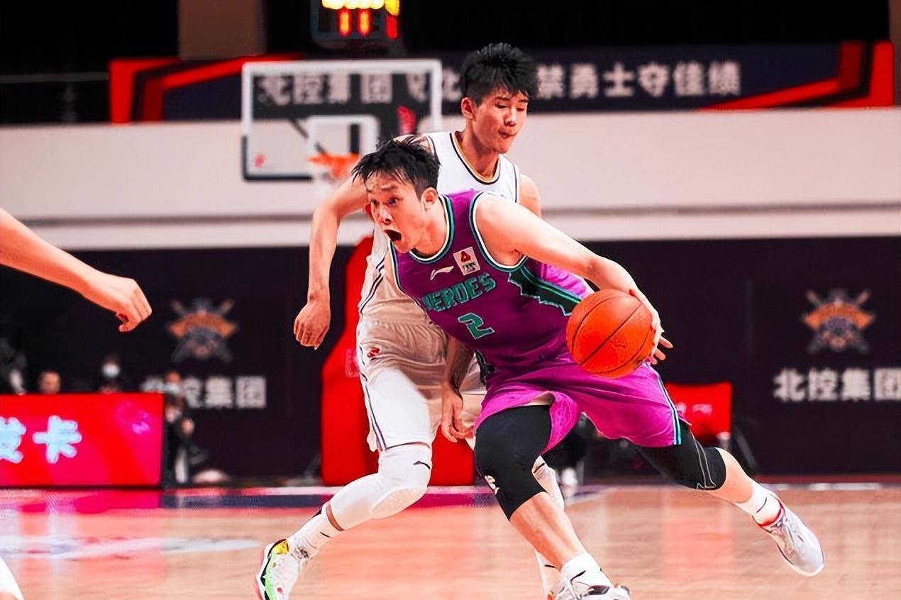 陕西男篮逆转取胜，外援发挥关键