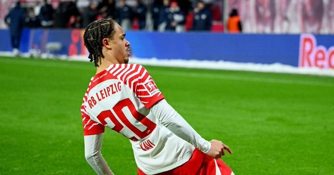 勒沃库森奋力反击，扭转局势