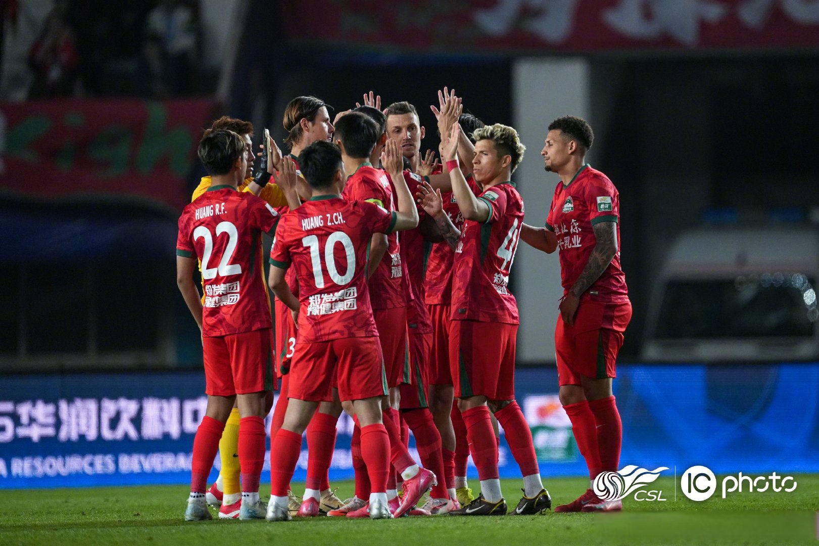 比分领先，球队士气高涨气势如虹的简单介绍