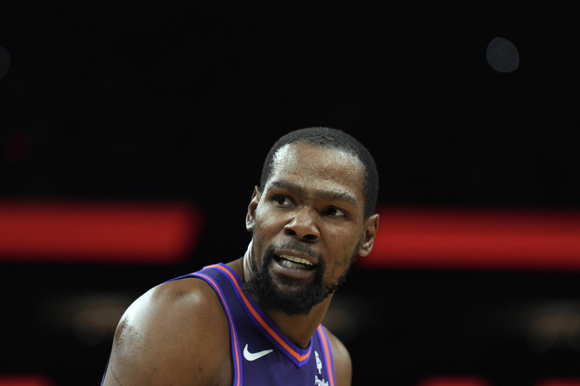 76人逆转深圳队，杜兰特状态火热的简单介绍