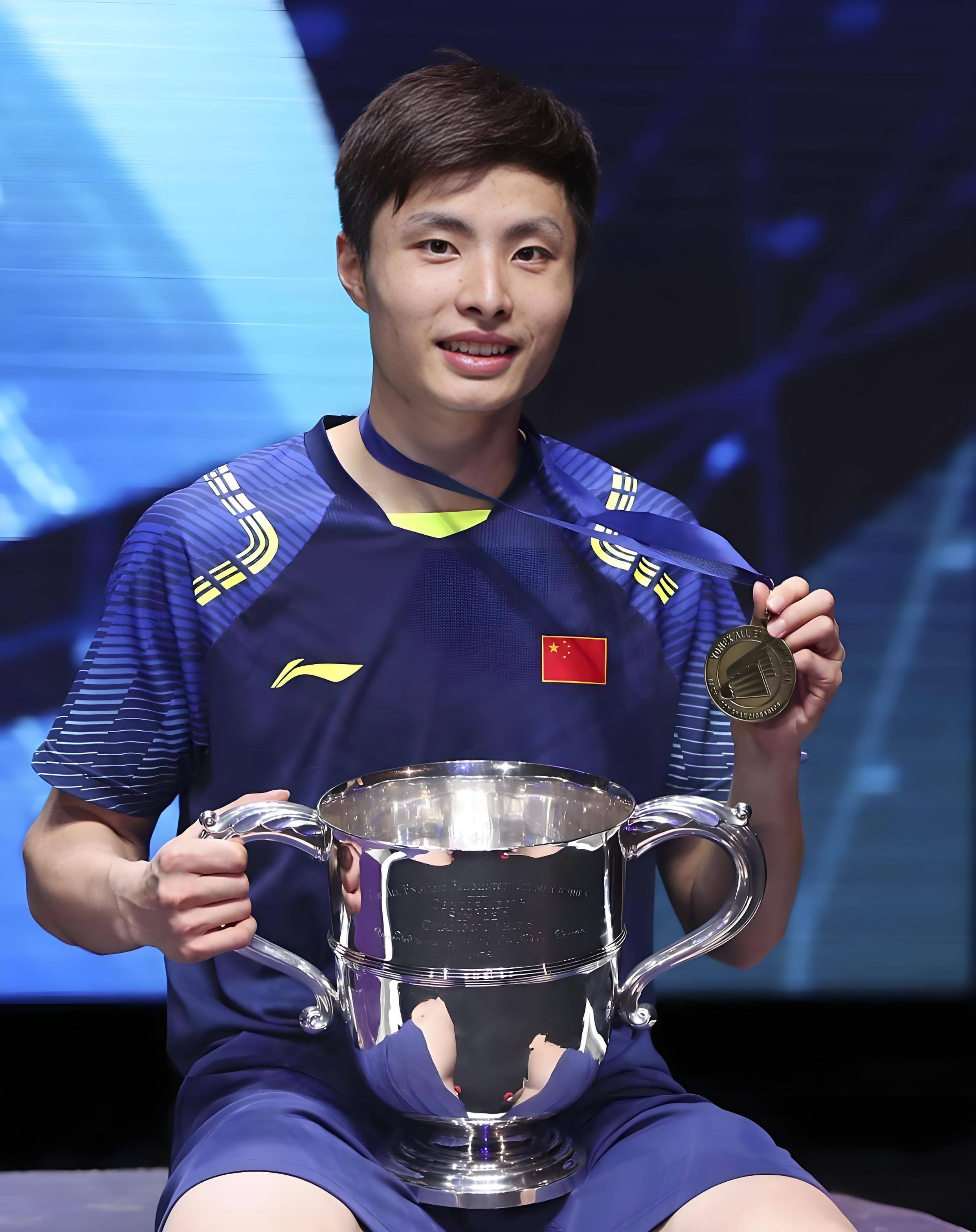 关于印尼队完胜日本队，石宇奇统治全场的信息