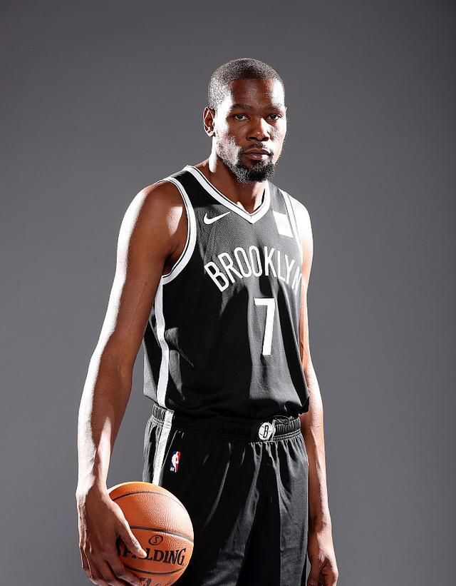 篮网险胜福建队，霍勒迪关键制胜