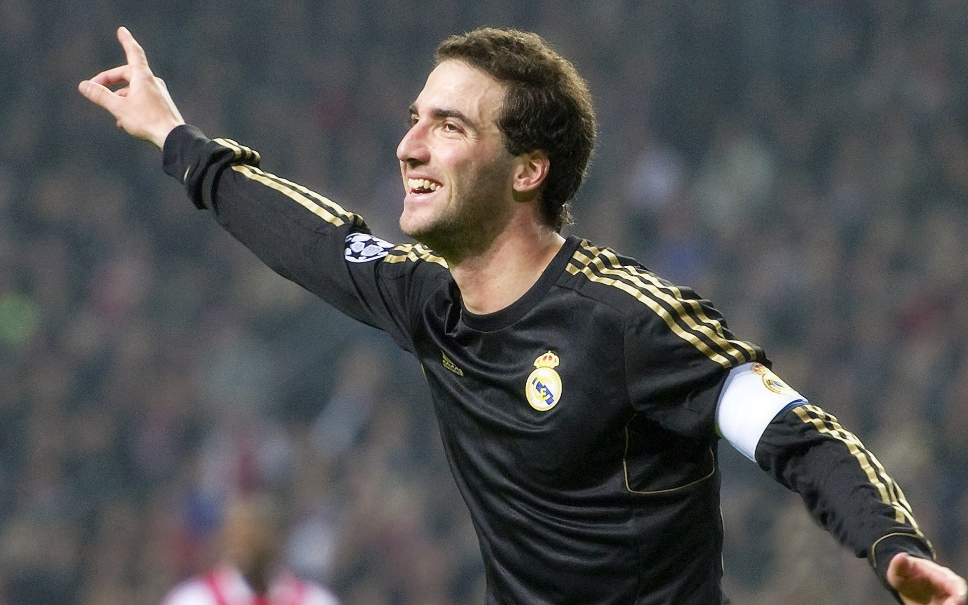 莱奥的爆发与哥斯达黎加的压哨奇迹，足球世界里的唯一性瞬间