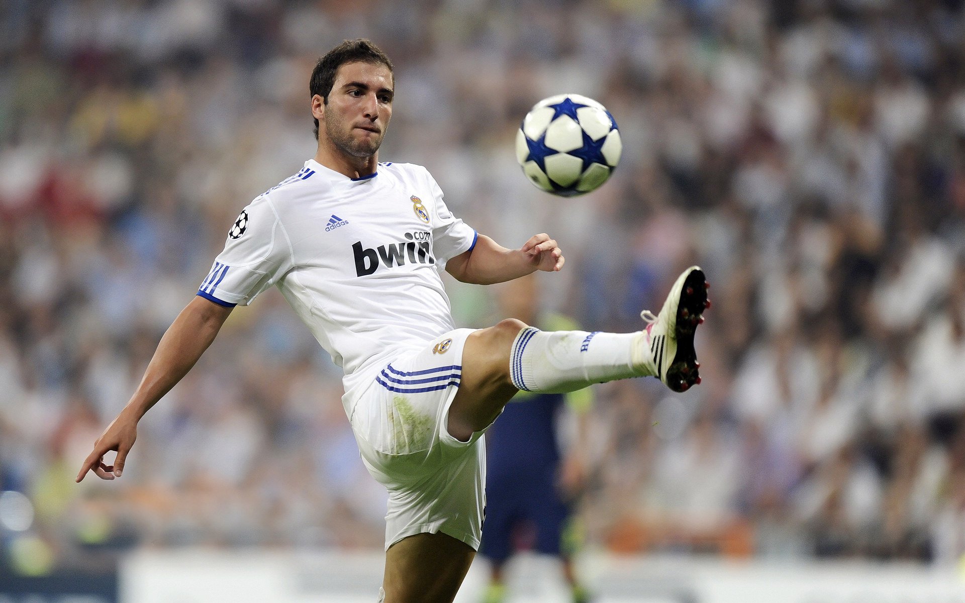 马丁内利爆发，西班牙终结勒沃库森神话