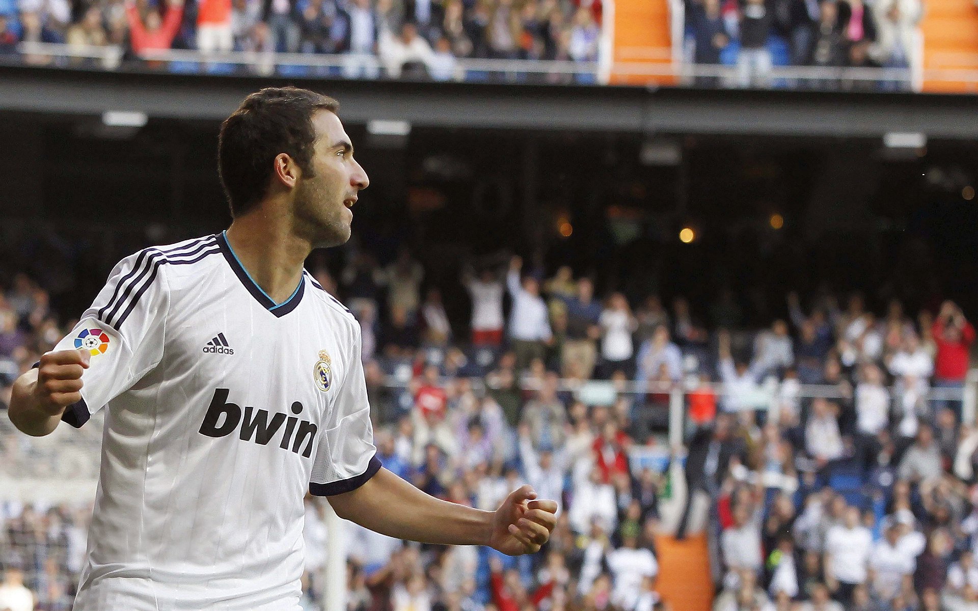 跨界主宰，雄鹿加时鏖战与戈贝尔的英超幻梦